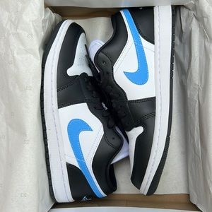 womens are jordan 1 low university blue size 9